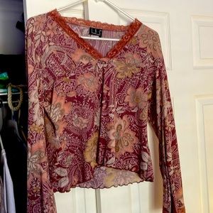 It's very new bought from a thrift store its stretchy and lightweight